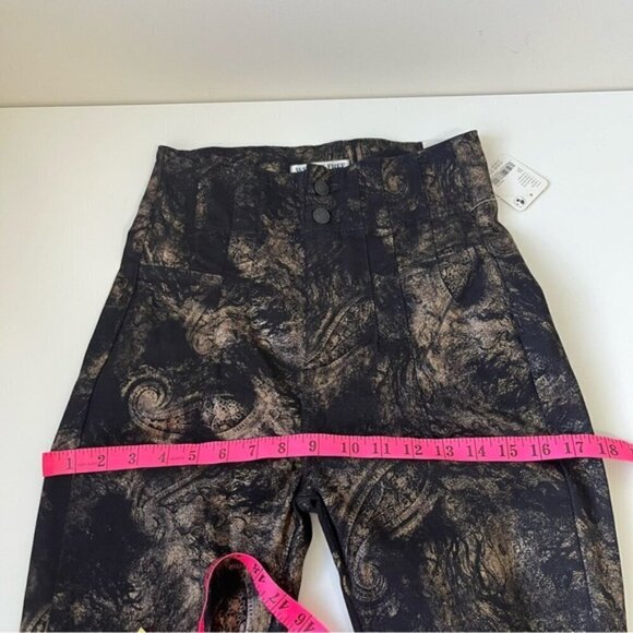 Free People Jayde Metallic Printed Flare Jeans in Black Tie Size 27 - Picture 14 of 16